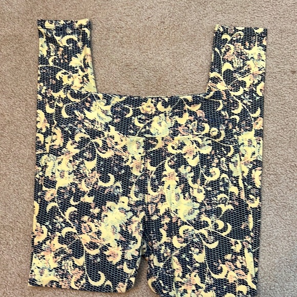 LuLaRoe floral print leggings - Picture 1 of 3